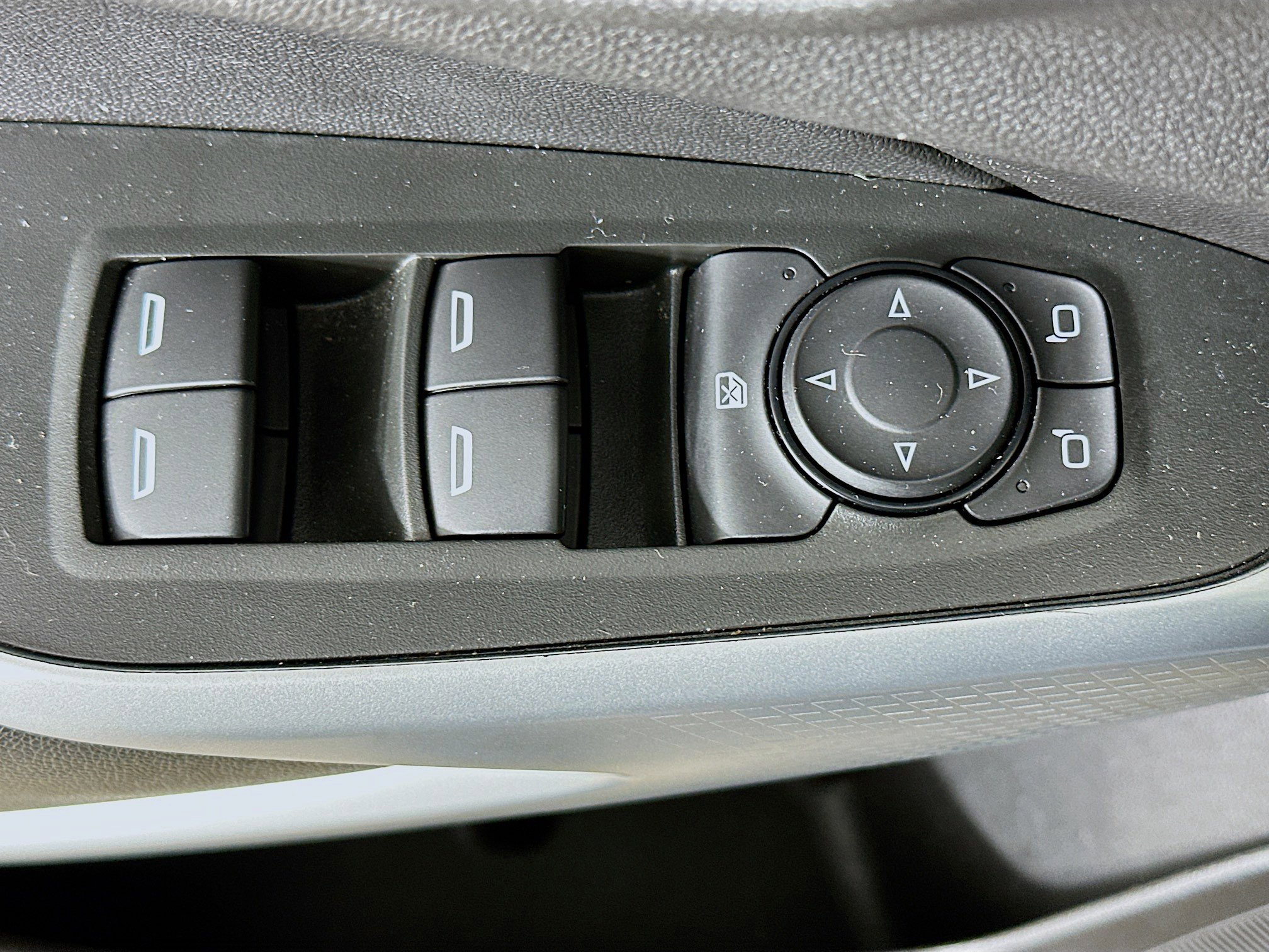 Used 2025 Chevrolet Trax LS image 15