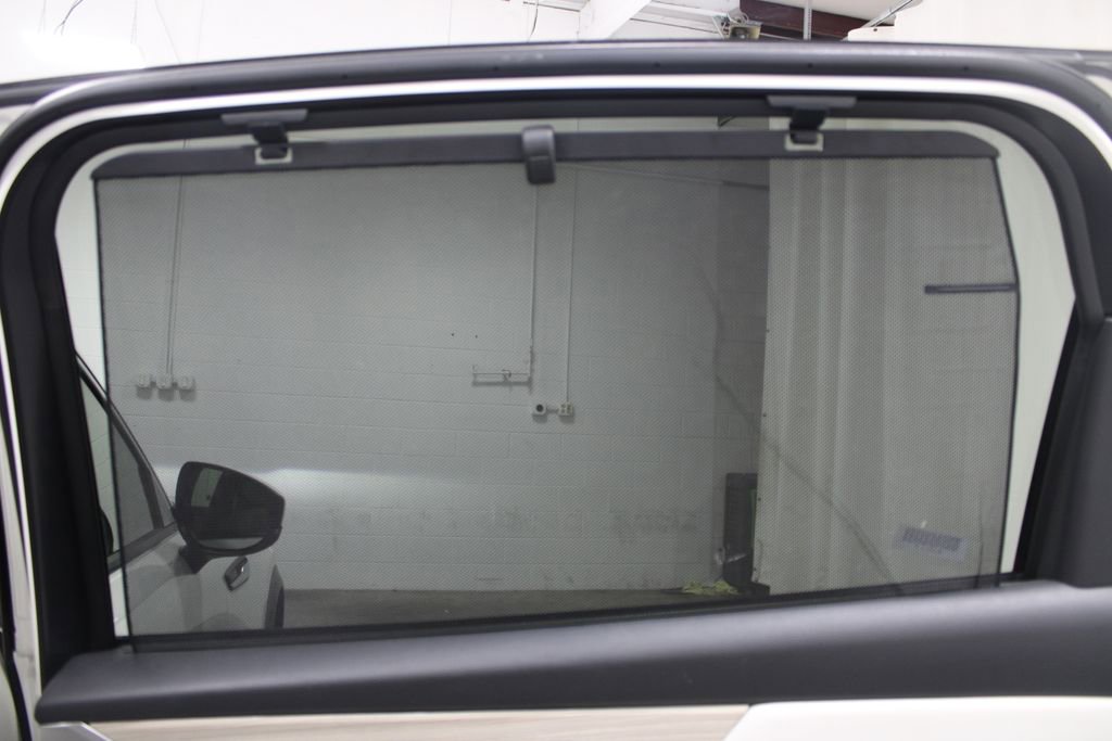 Used 2025 MAZDA CX-90 3.3 Turbo w/ Premium Plus Pkg image 32