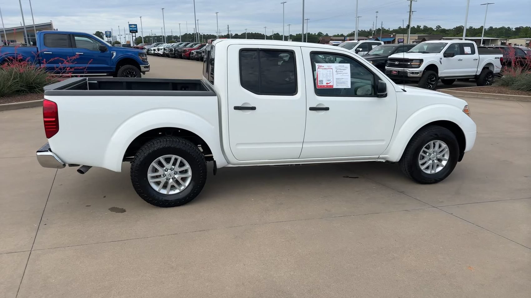 Used 2019 Nissan Frontier SV RWD image 8