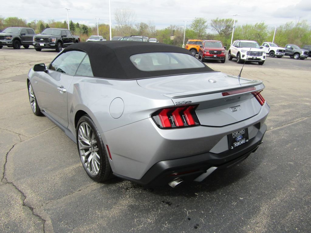 Used 2025 Ford Mustang GT Premium RWD image 4