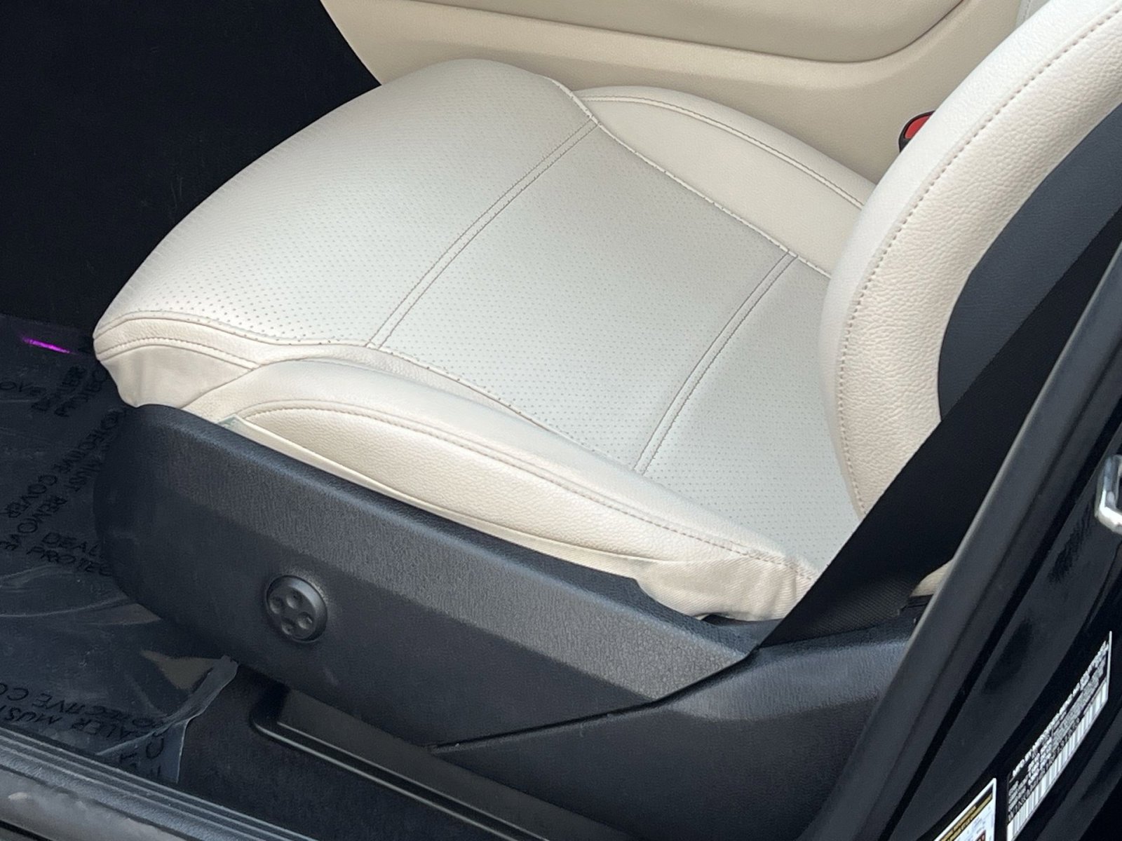 Certified 2024 Mercedes-Benz GLC 300 4MATIC image 12