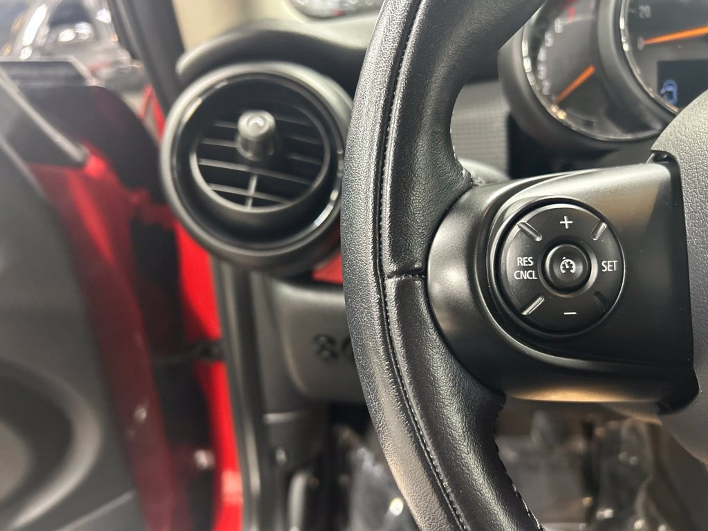 Used 2017 MINI Cooper 2-Door Hardtop FWD image 32