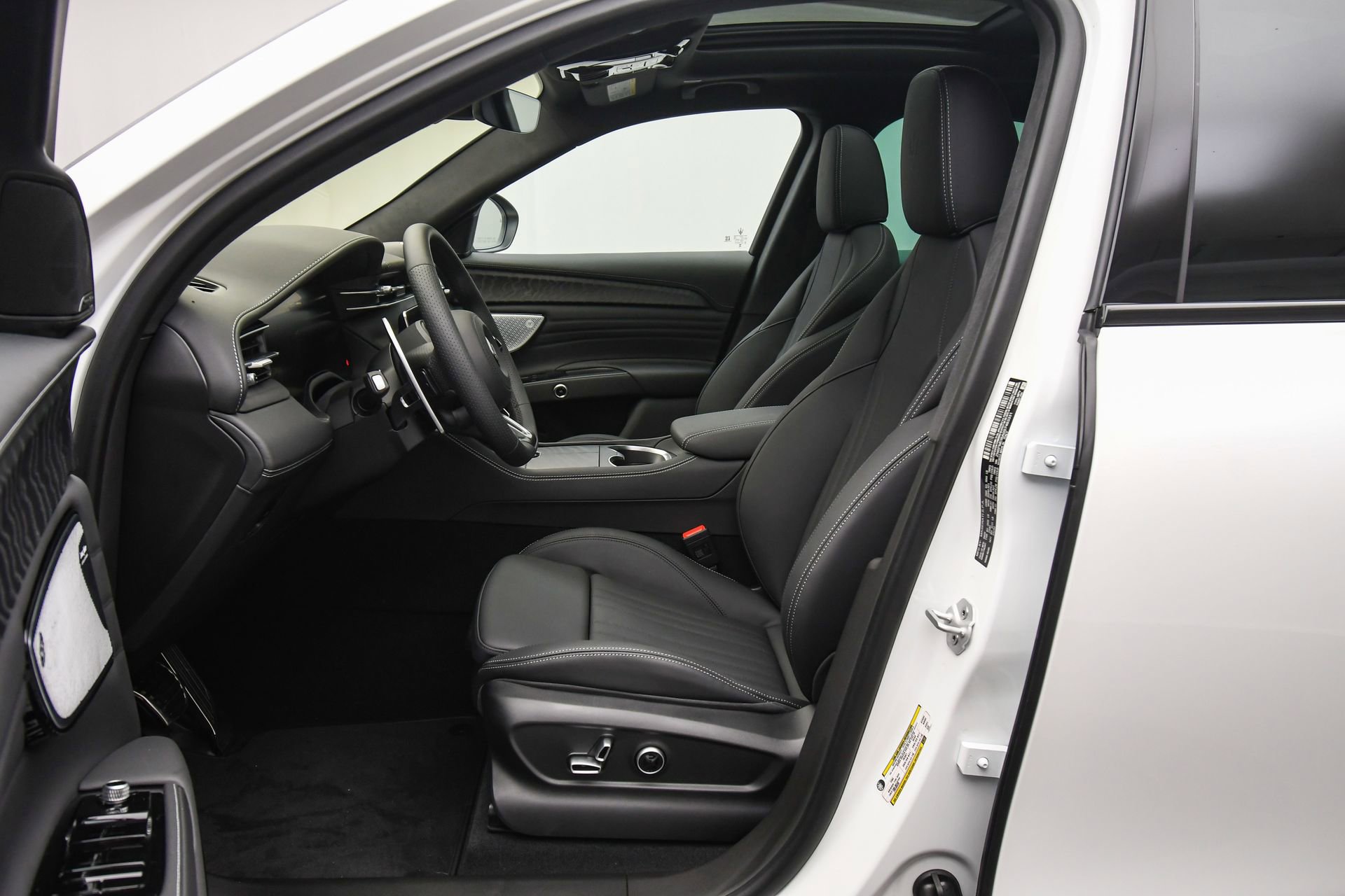 New 2025 Maserati Grecale Modena image 18