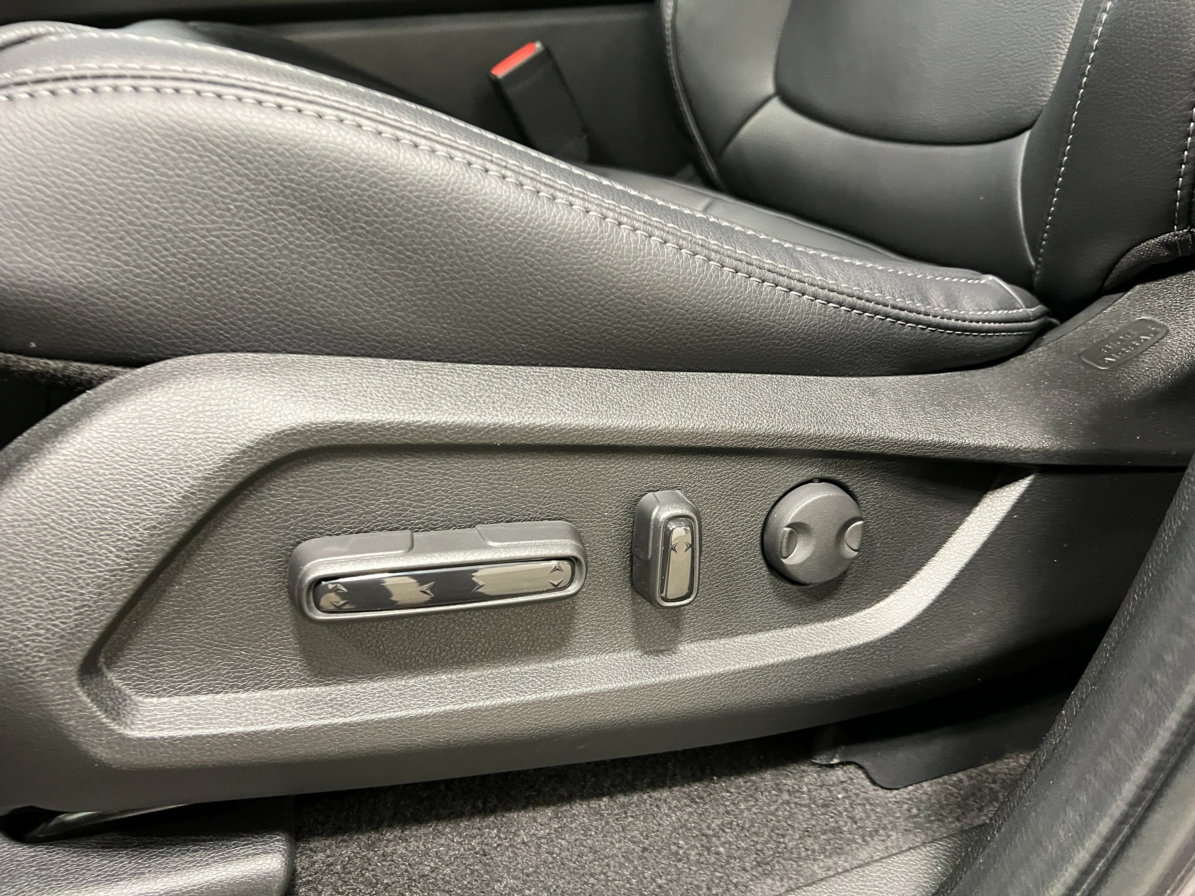 New 2025 Honda Pilot EX-L image 14