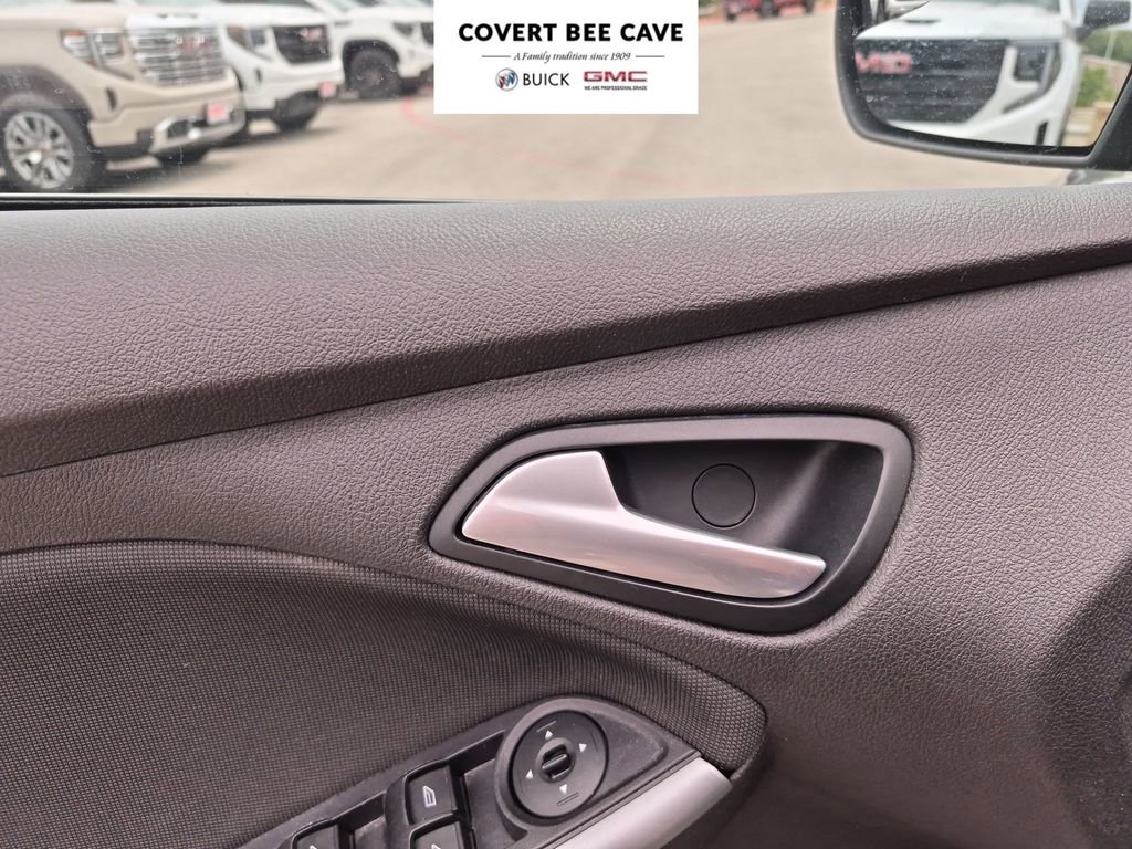 Used 2013 Ford Focus SE image 32