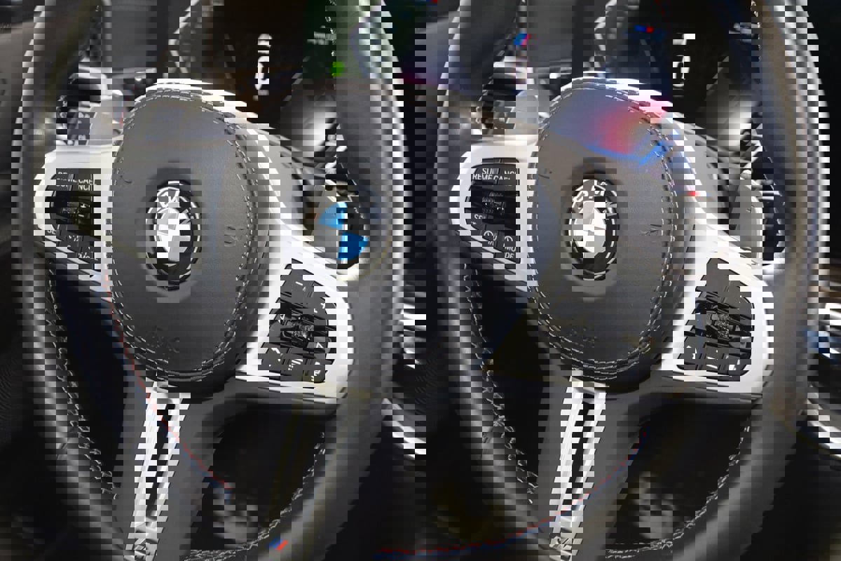 Used 2023 BMW X7 M60i w/ Executive Package image 51