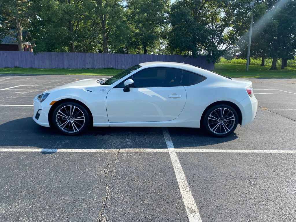 Used 2014 Scion FR-S RWD image 4