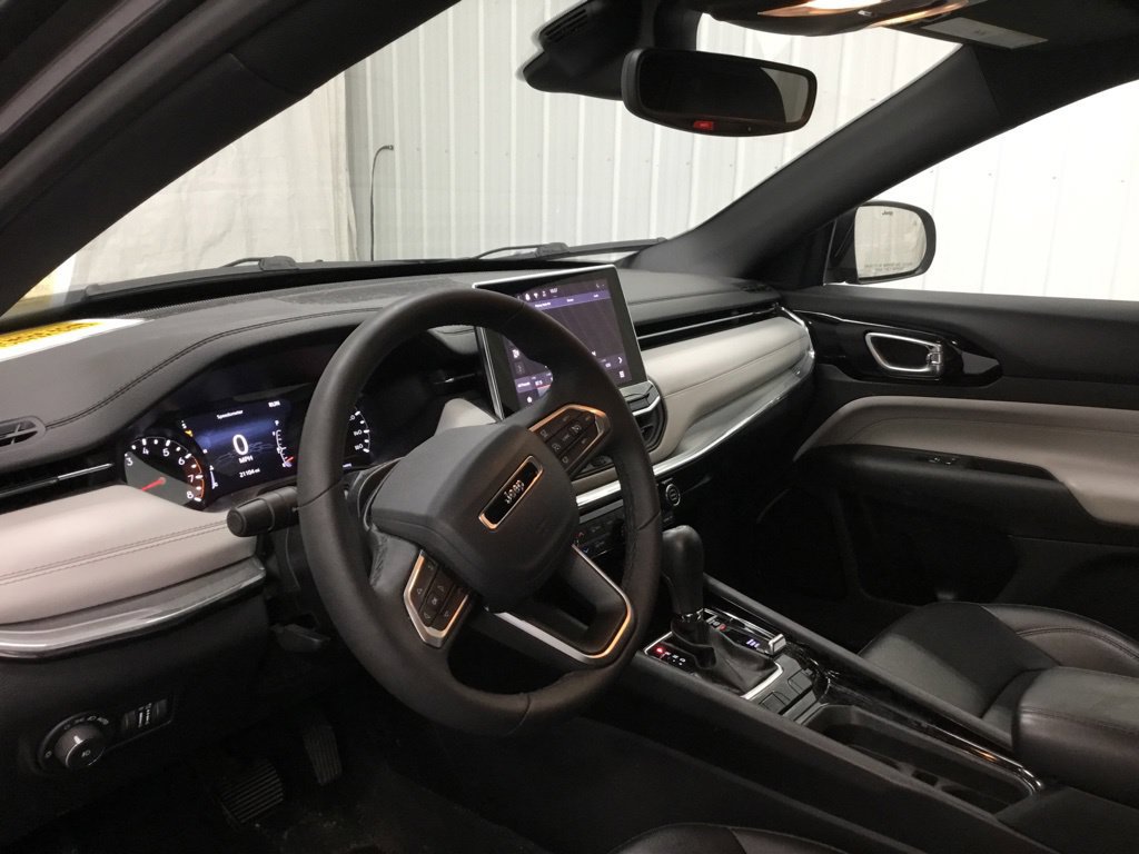 Used 2024 Jeep Compass Limited AWD/4WD image 11