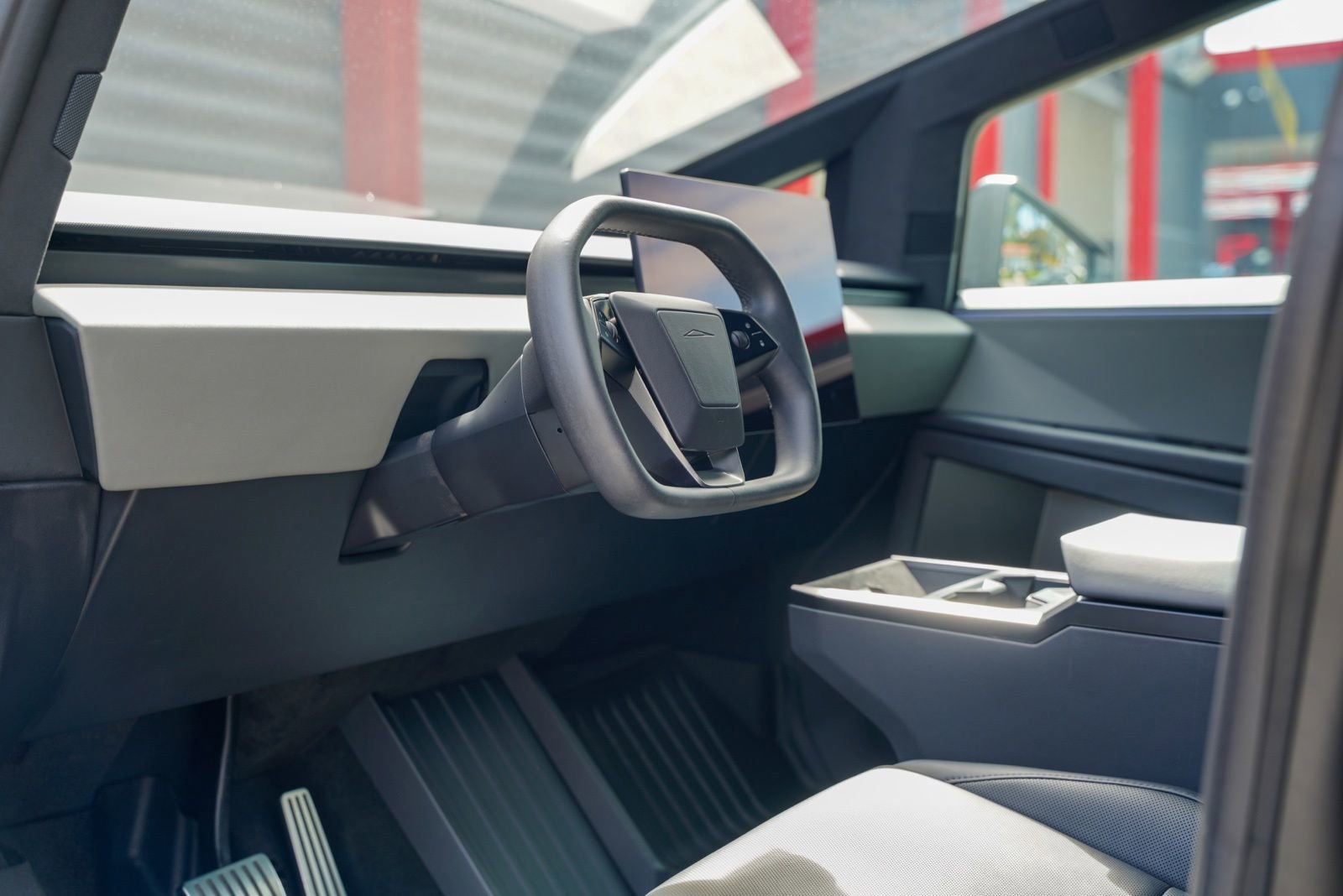 Used 2024 Tesla Cybertruck AWD Crew Cab image 5