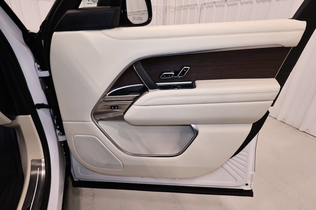 Used 2023 Land Rover Range Rover Autobiography AWD/4WD image 23