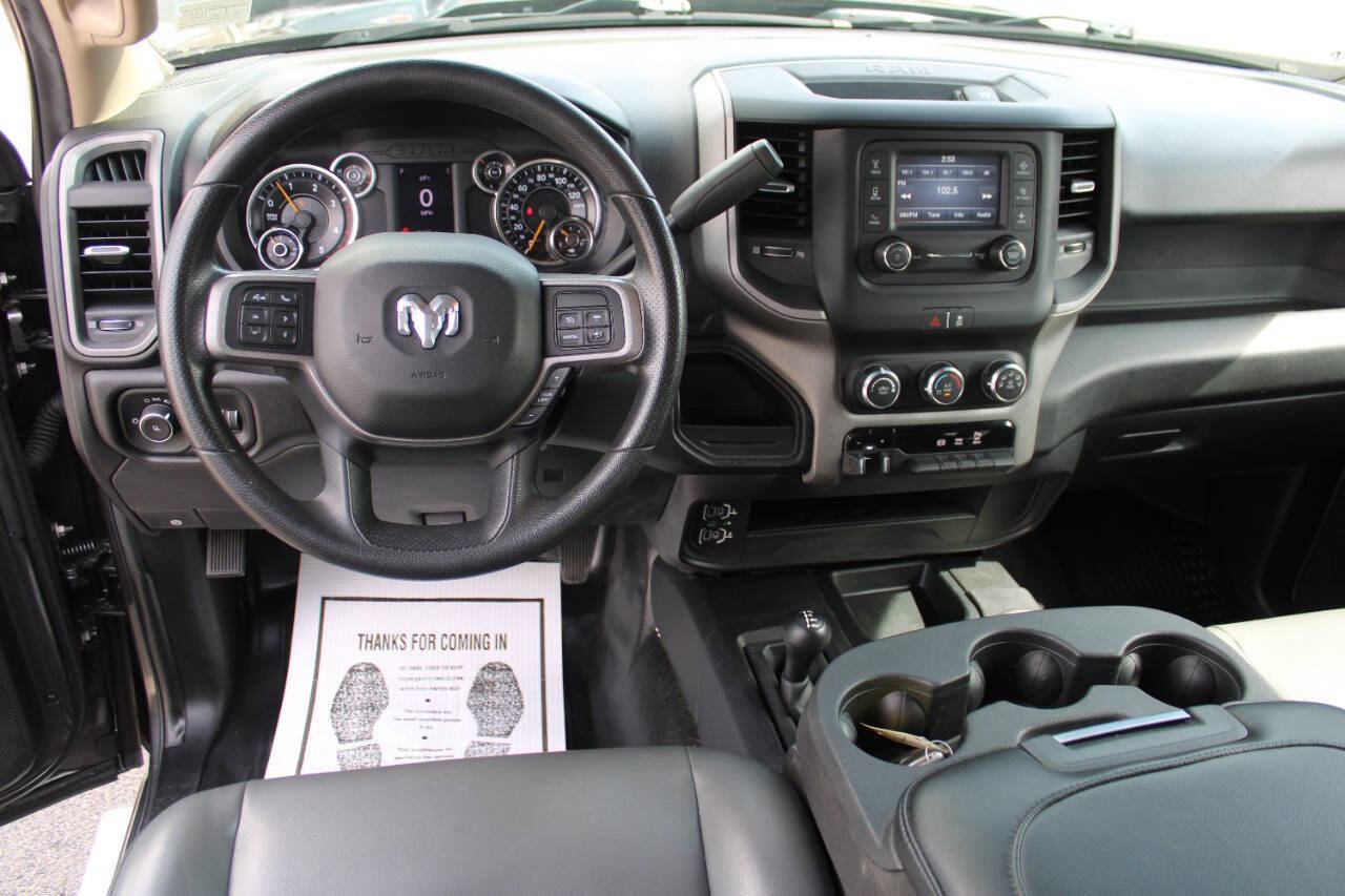 Used 2019 RAM 3500 Tradesman w/ Chrome Appearance Group image 23