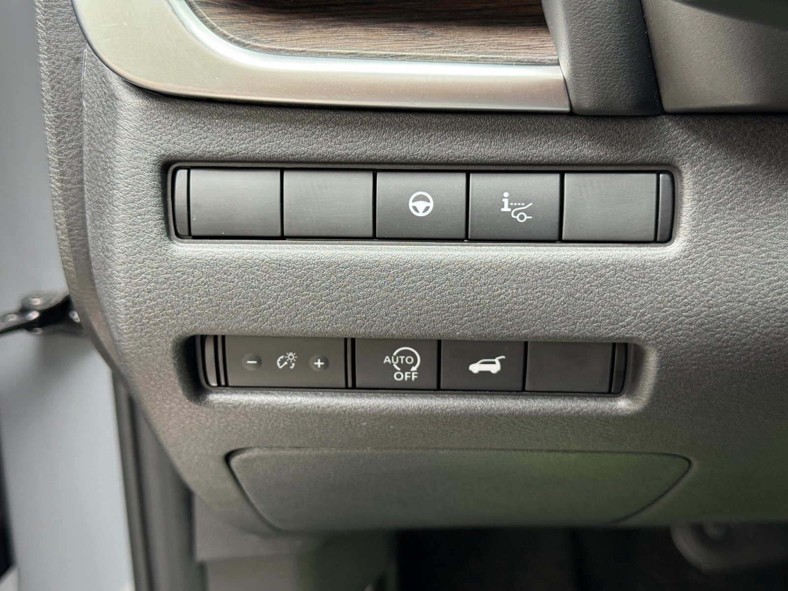 Used 2025 Nissan Rogue Platinum w/ Tech Package AWD/4WD image 18