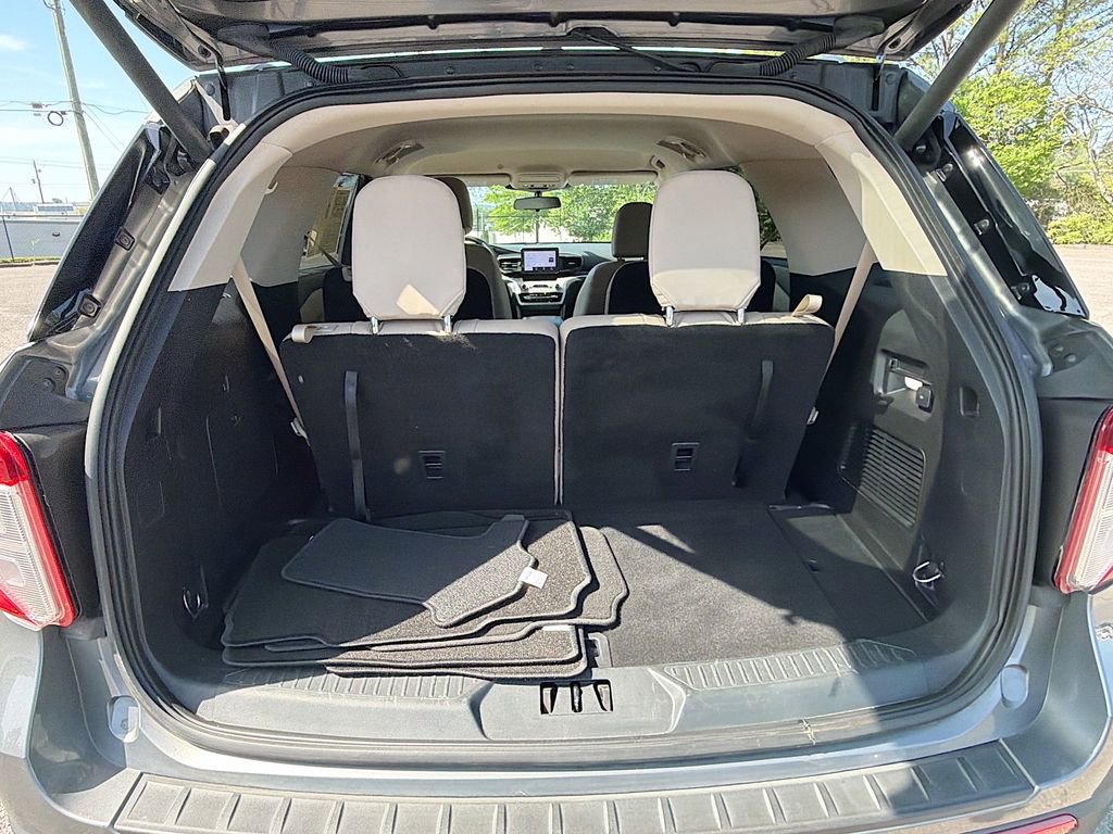 Used 2021 Ford Explorer XLT image 25