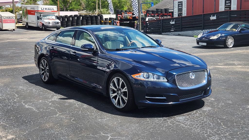 Used 2011 Jaguar XJ L Supercharged RWD image 8