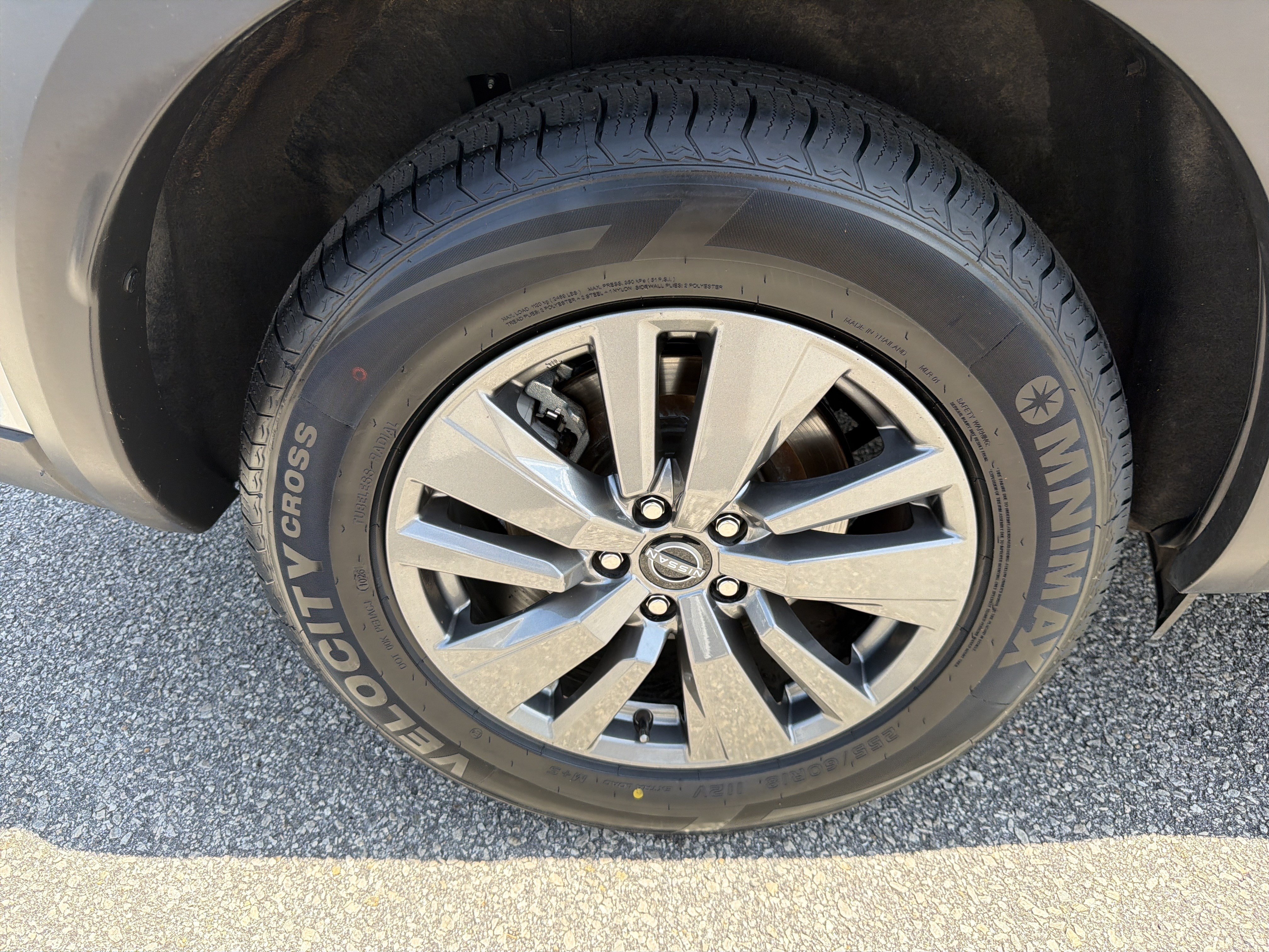 Used 2024 Nissan Pathfinder SV AWD/4WD image 28