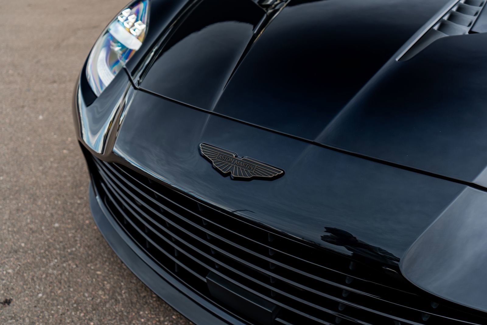 Used 2025 Aston Martin Vanquish V12 image 22