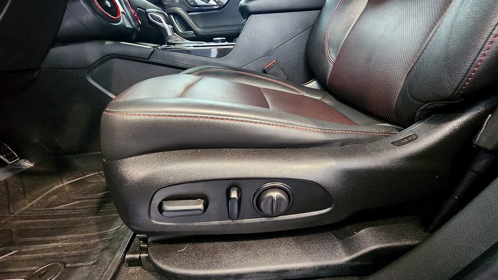 Used 2019 Chevrolet Blazer RS w/ Sun and Wheels Package AWD/4WD image 24