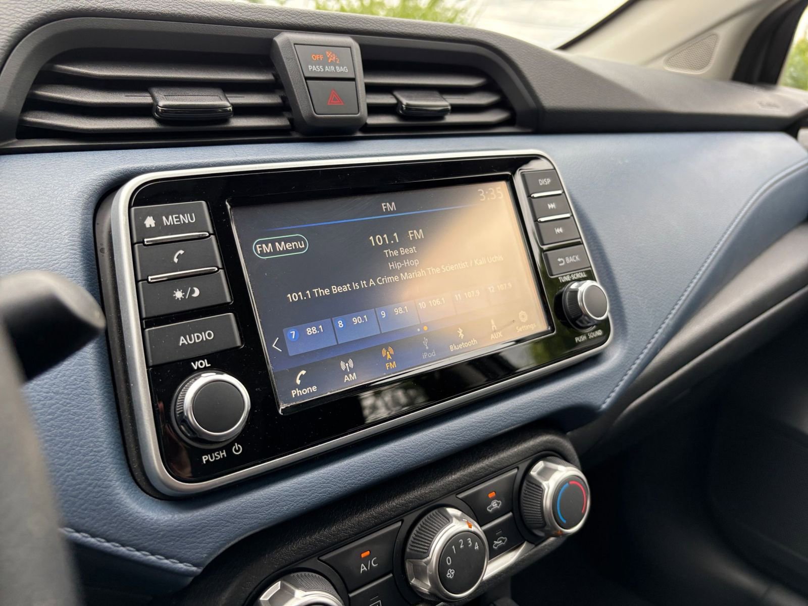 Used 2025 Nissan Versa SV FWD image 20