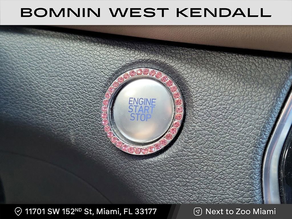 Used 2020 Hyundai Santa Fe Limited w/ Cargo Package image 17