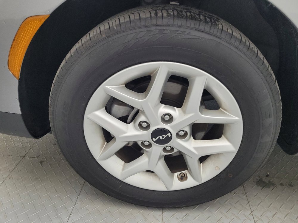 Used 2025 Kia Soul LX image 31