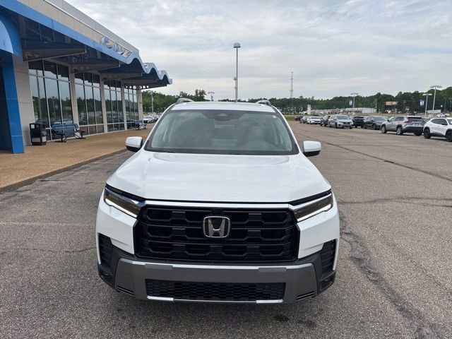 New 2026 Honda Pilot Touring image 2