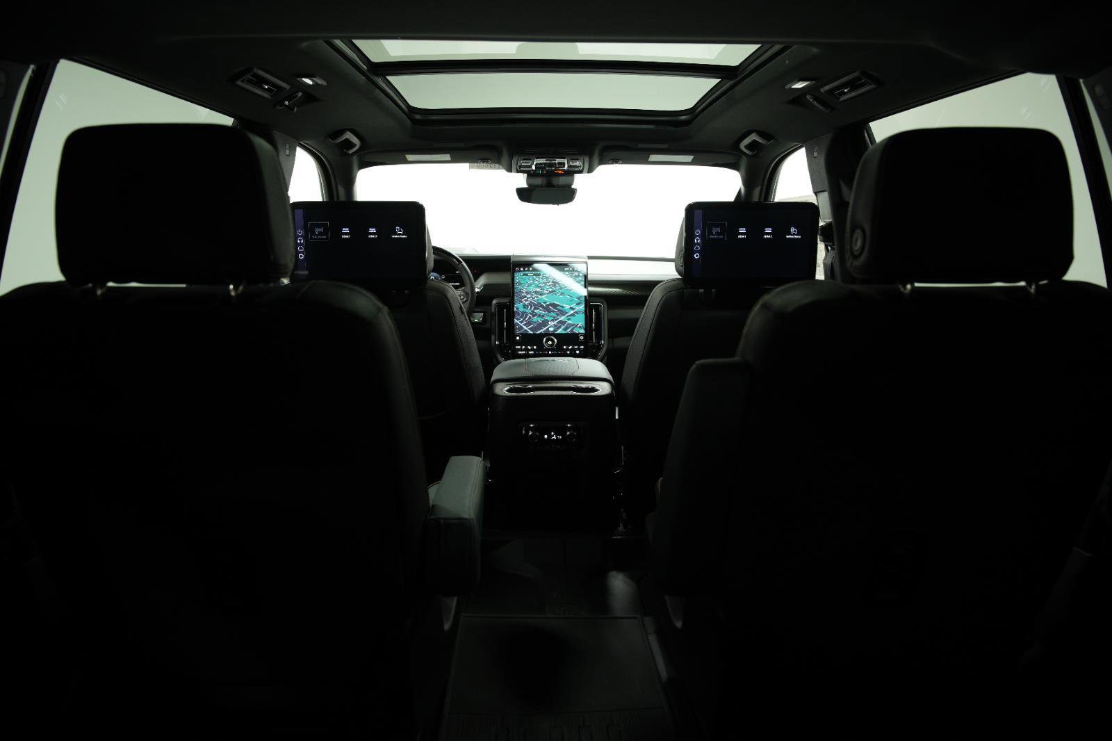 New 2026 GMC Yukon XL AT4 w/ AT4 Premium Plus Package AWD/4WD image 17