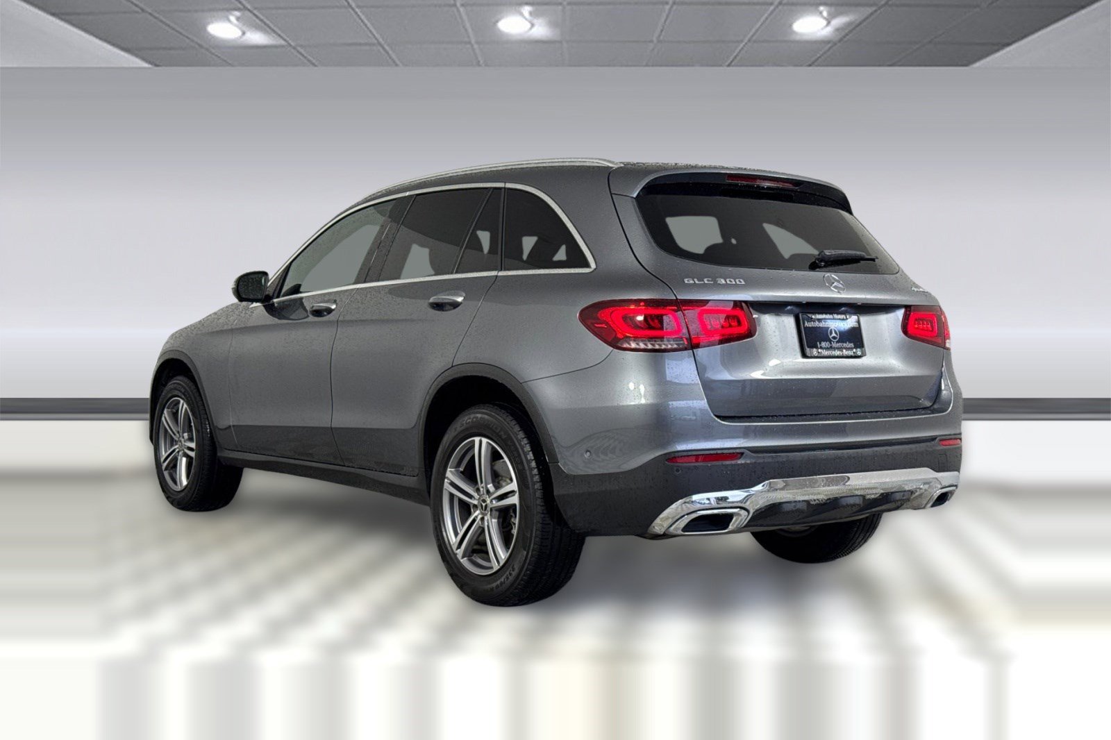 Used 2021 Mercedes-Benz GLC 300 4MATIC image 3