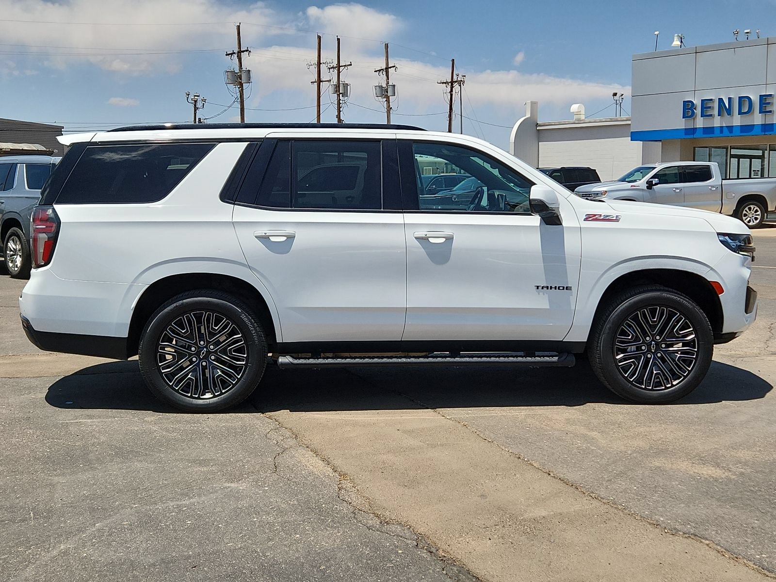 Used 2023 Chevrolet Tahoe Z71 w/ Luxury Package AWD/4WD image 5