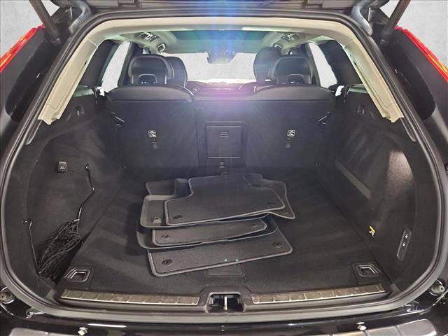 Used 2019 Volvo XC60 T5 Inscription w/ Protection Package Premier FWD image 6