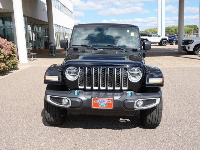 Used 2022 Jeep Wrangler Unlimited Sahara w/ Cold Weather Group AWD/4WD image 2