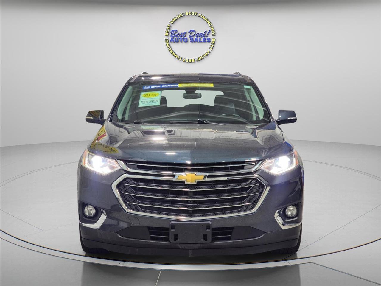 Used 2019 Chevrolet Traverse LT w/ LT Premium Package AWD/4WD image 3