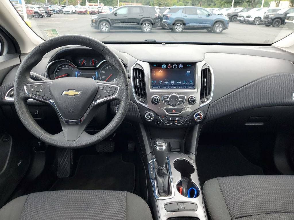 Used 2018 Chevrolet Cruze LT w/ Sun And Sound Package FWD image 27
