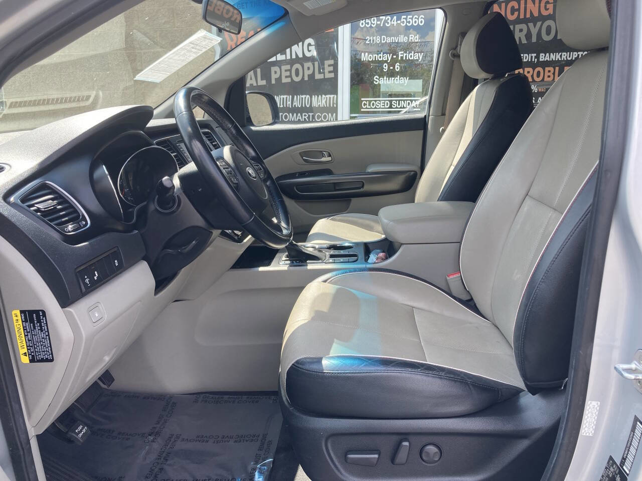 Used 2019 Kia Sedona EX image 12
