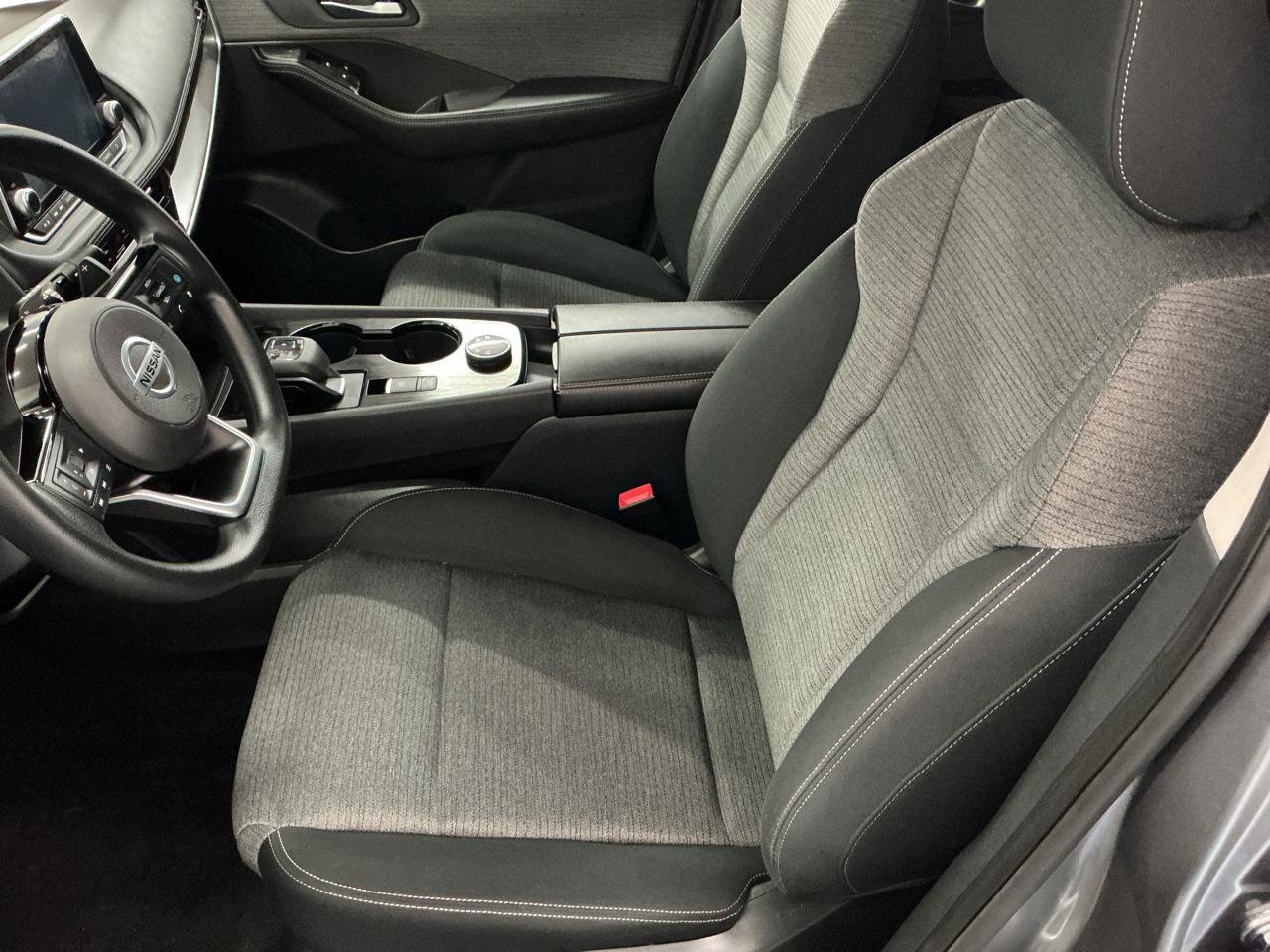 Used 2021 Nissan Rogue SV AWD/4WD image 9