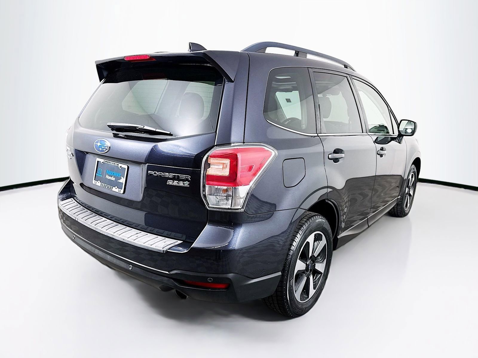 Used 2017 Subaru Forester 2.5i Limited AWD/4WD image 7