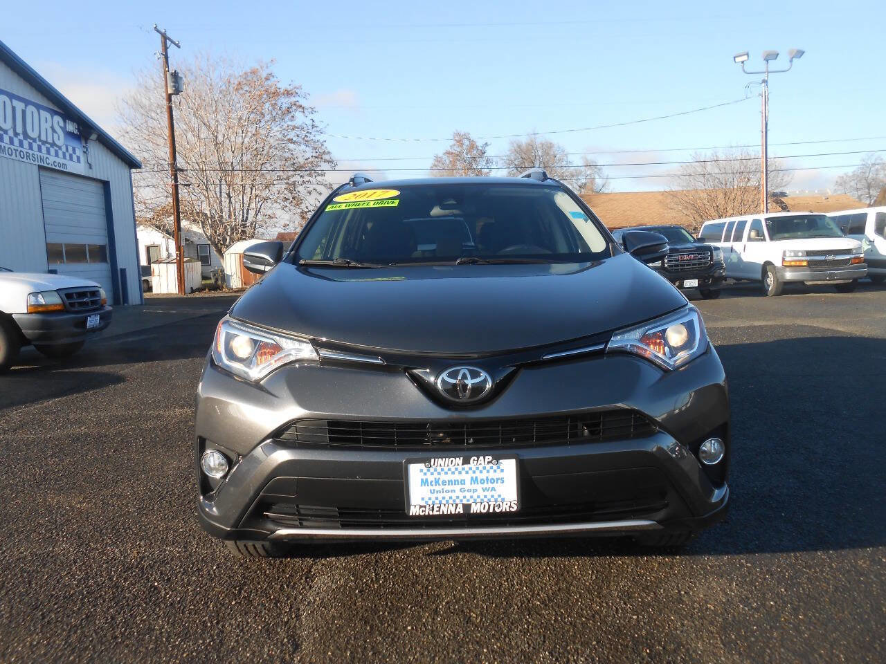 Used 2017 Toyota RAV4 XLE w/ Carpet Mat Package image 4