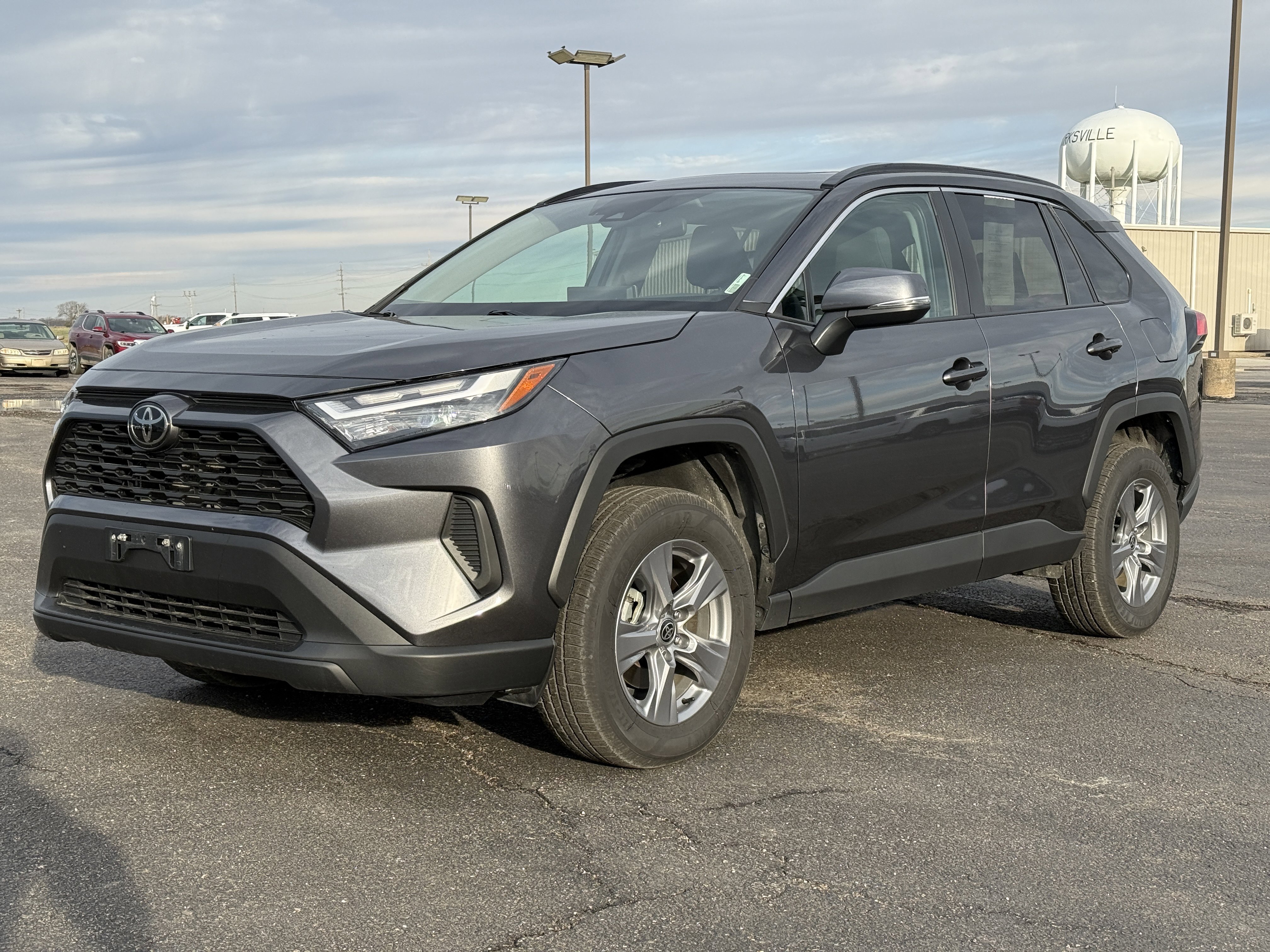Used 2022 Toyota RAV4 XLE w/ Convenience Package image 7