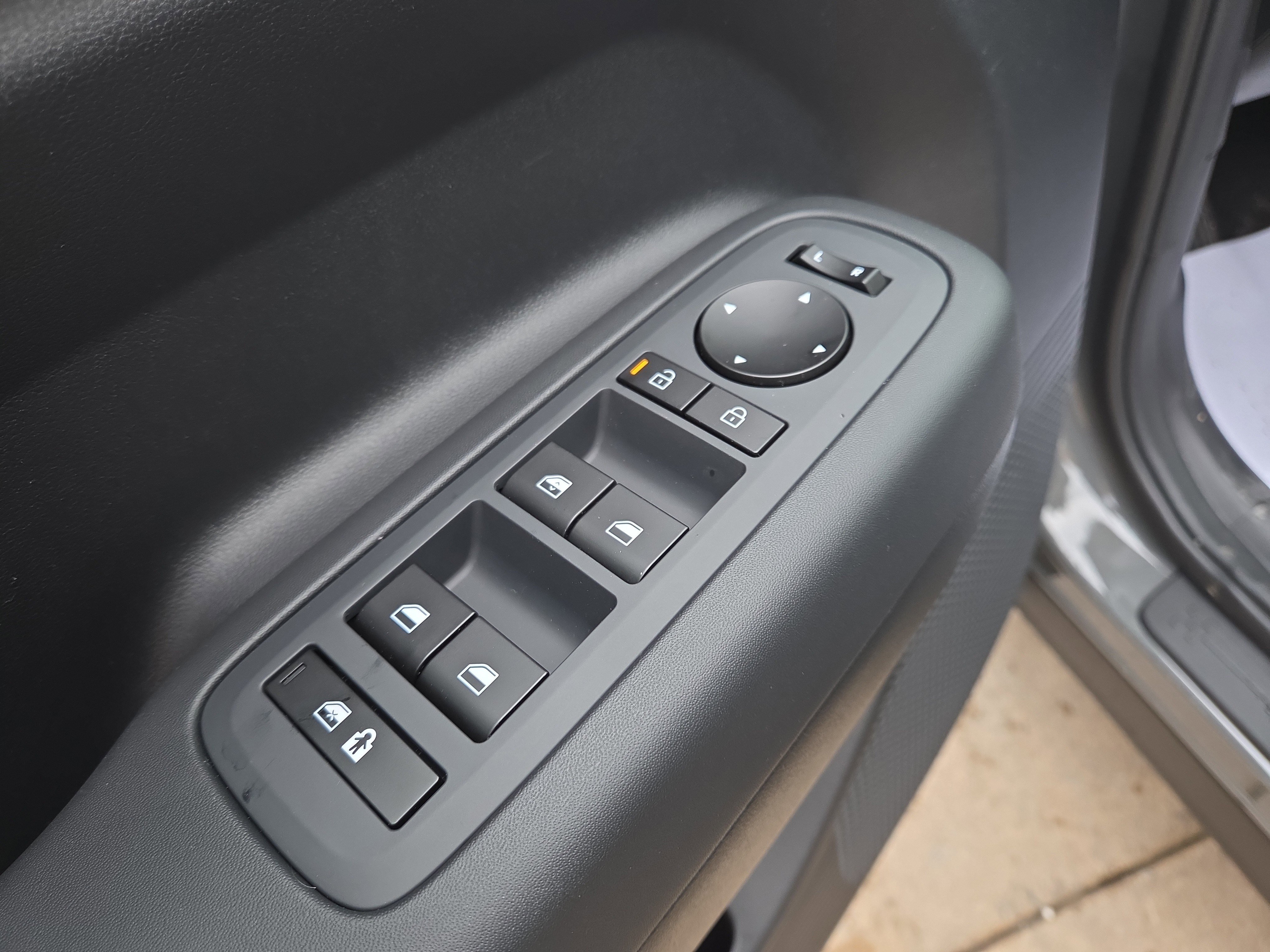 New 2026 Hyundai Santa Fe SE image 17