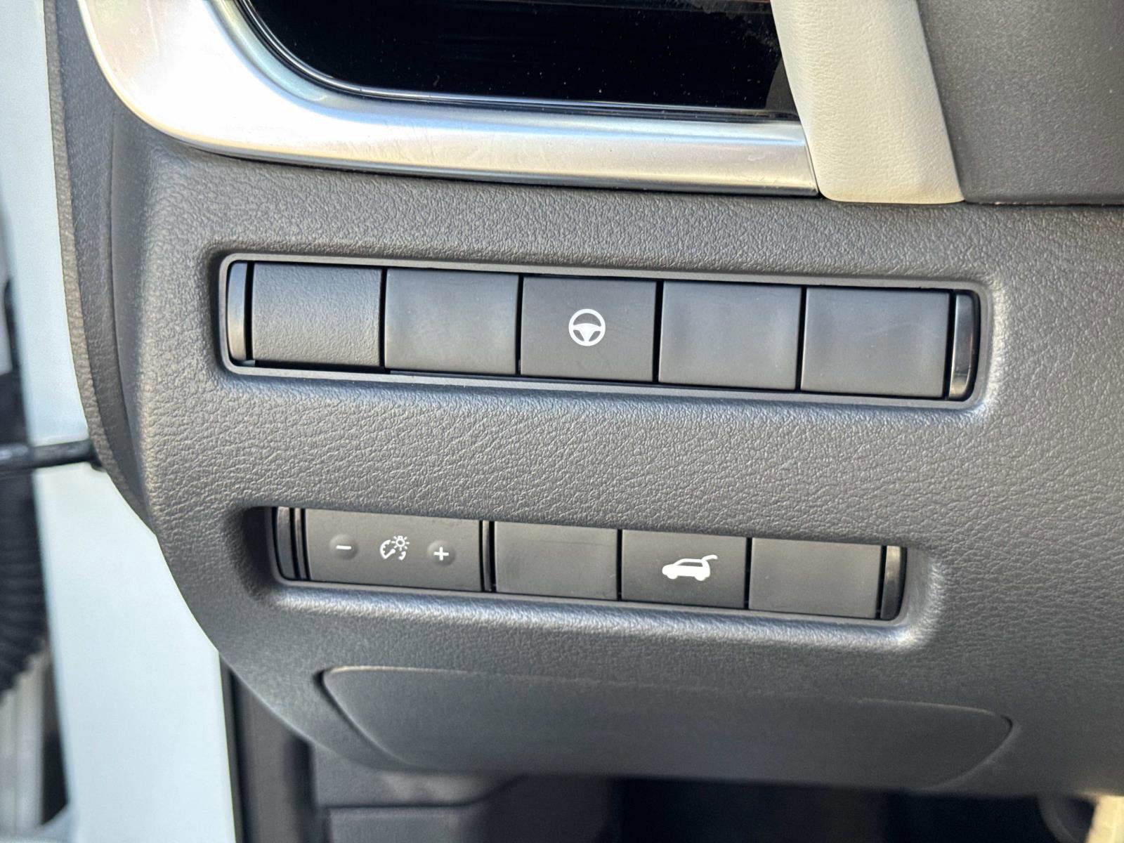 Used 2023 Nissan Rogue SL w/ SL Premium Package image 24