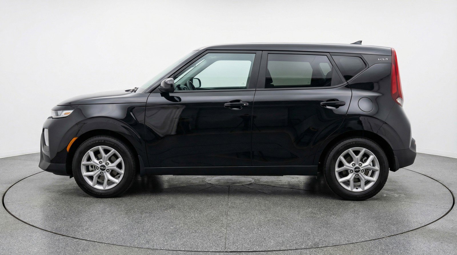 Used 2025 Kia Soul LX w/ LX Technology Package image 5