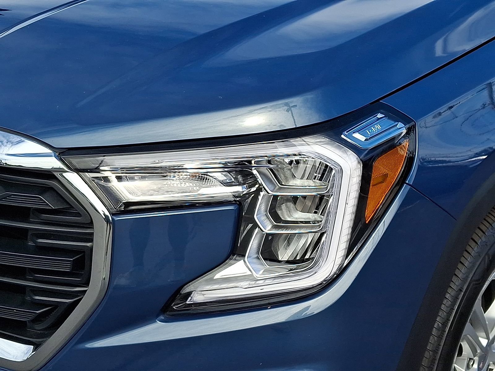 Certified 2024 GMC Terrain SLE w/ Driver Convenience Package image 9