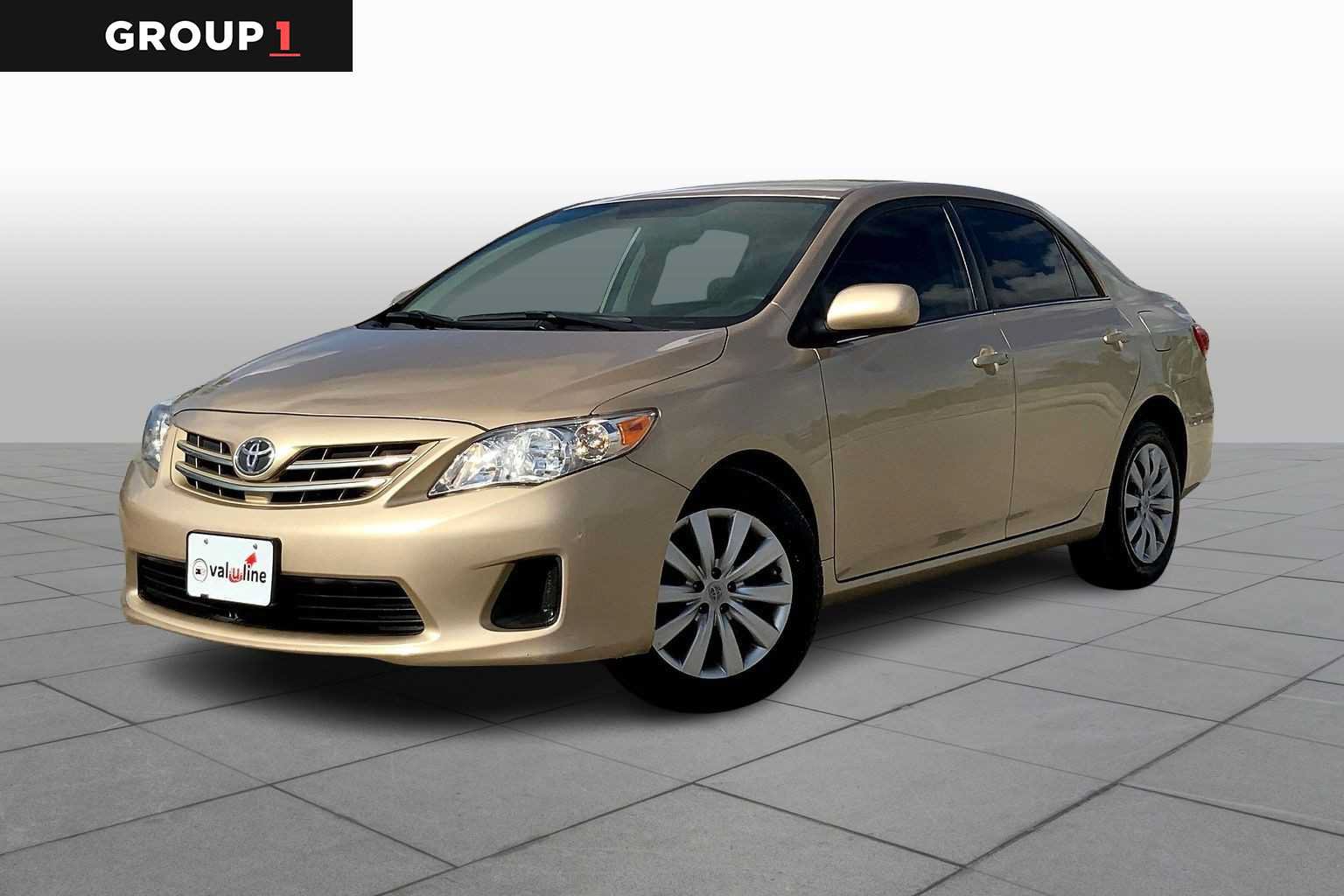 Used 2013 Toyota Corolla LE FWD image 1