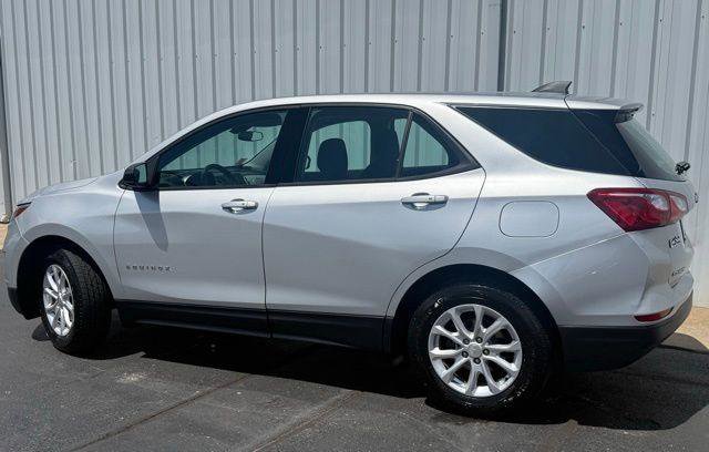 Used 2019 Chevrolet Equinox LS FWD image 2