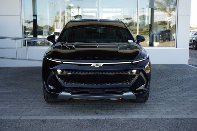 New 2025 Chevrolet Equinox EV LT image 3