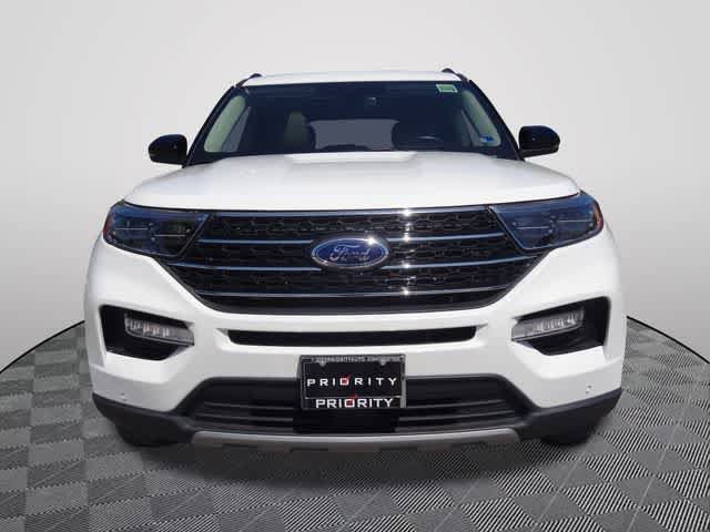 Used 2023 Ford Explorer XLT w/ Equipment Group 202A image 5