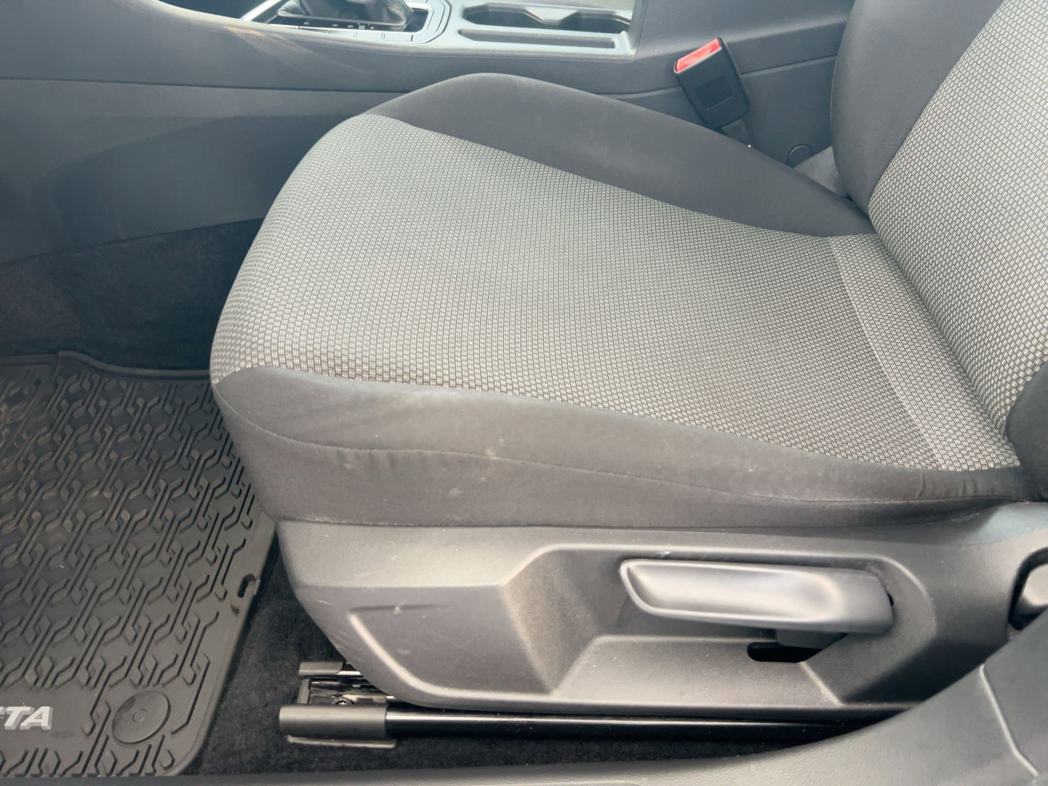 Used 2020 Volkswagen Jetta S w/ Driver Assistance Package image 14