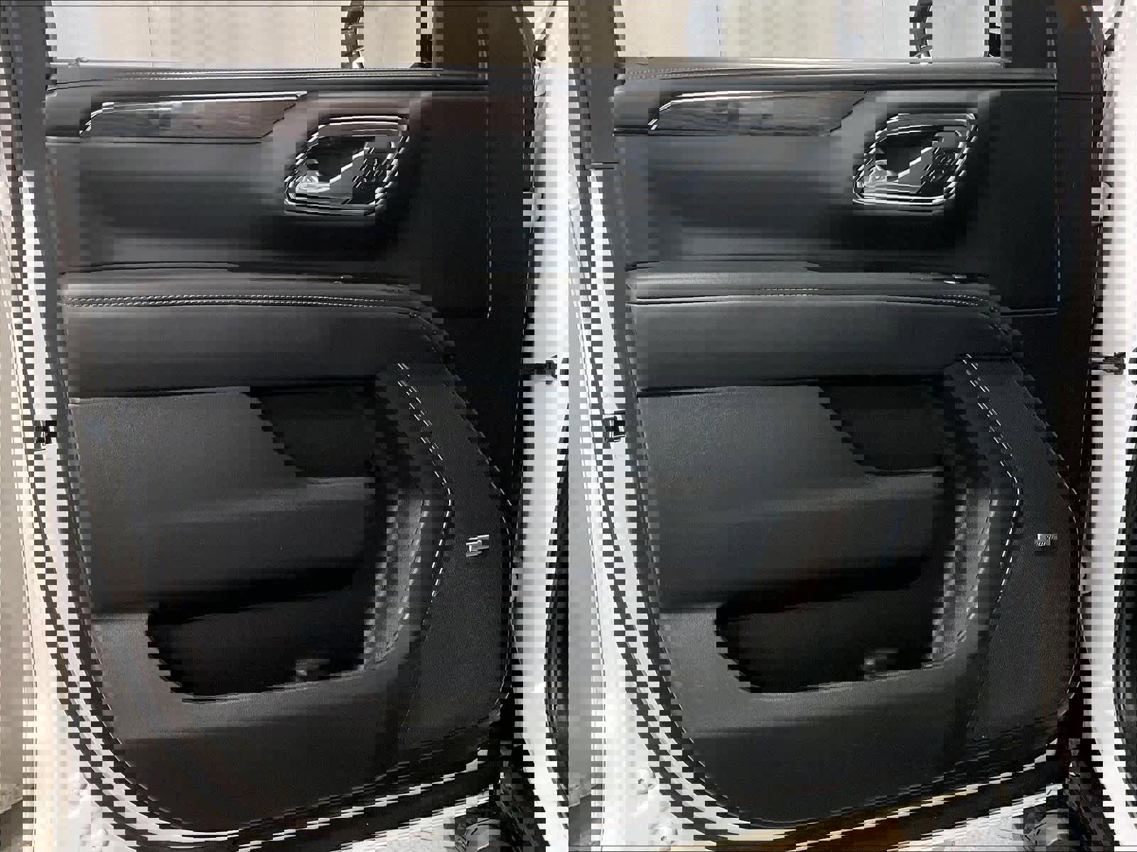 Used 2023 Chevrolet Tahoe Z71 w/ Luxury Package image 9