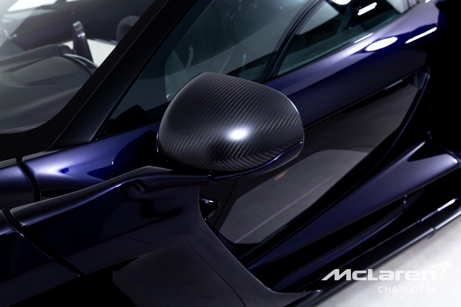 Used 2019 McLaren Senna RWD image 33