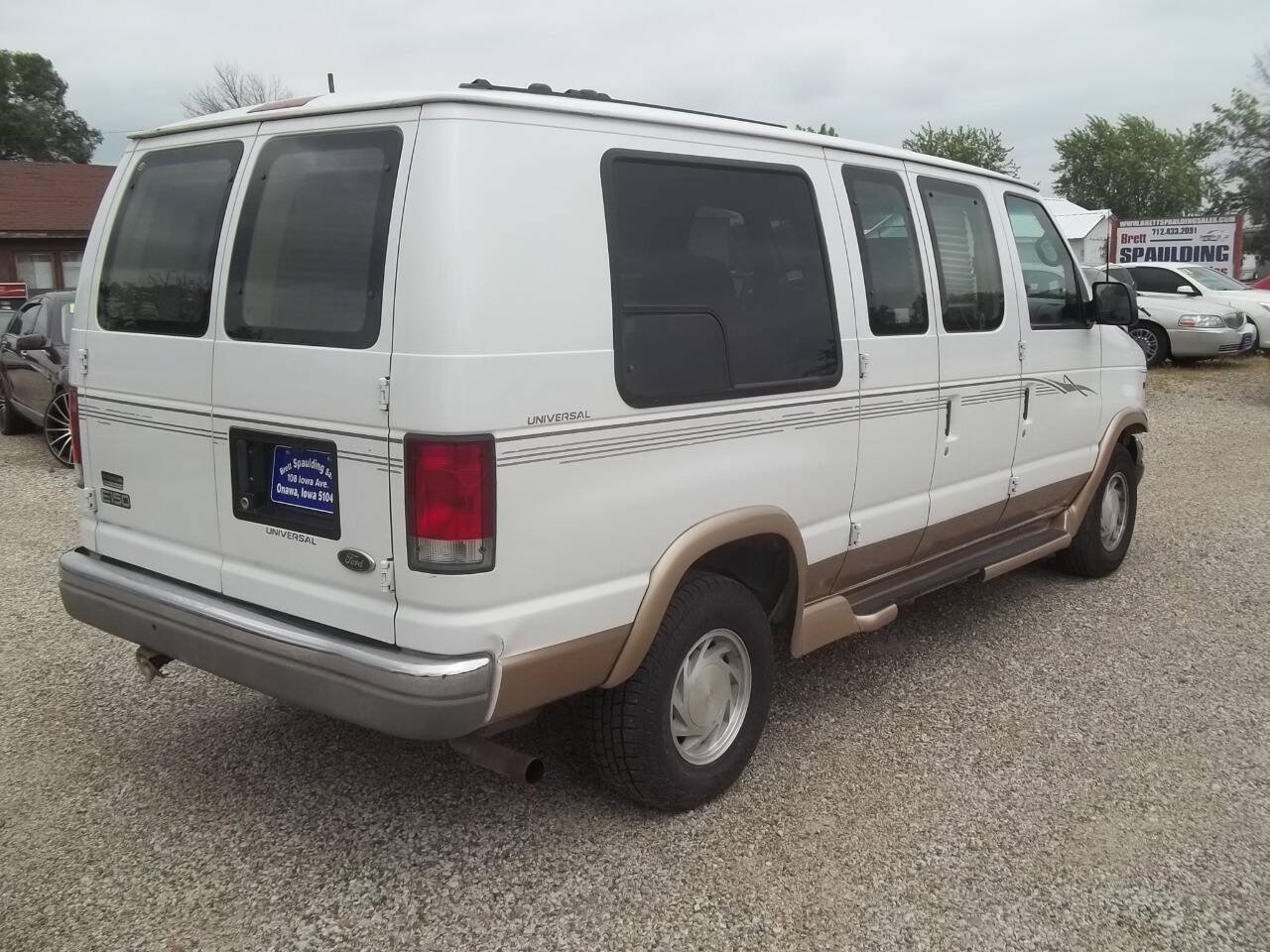 Used 2001 Ford E-150 and Econoline 150 RWD image 6