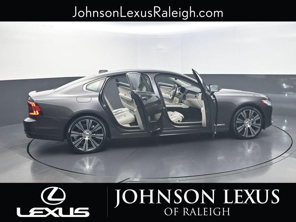 Used 2024 Volvo S90 B6 Ultimate image 24